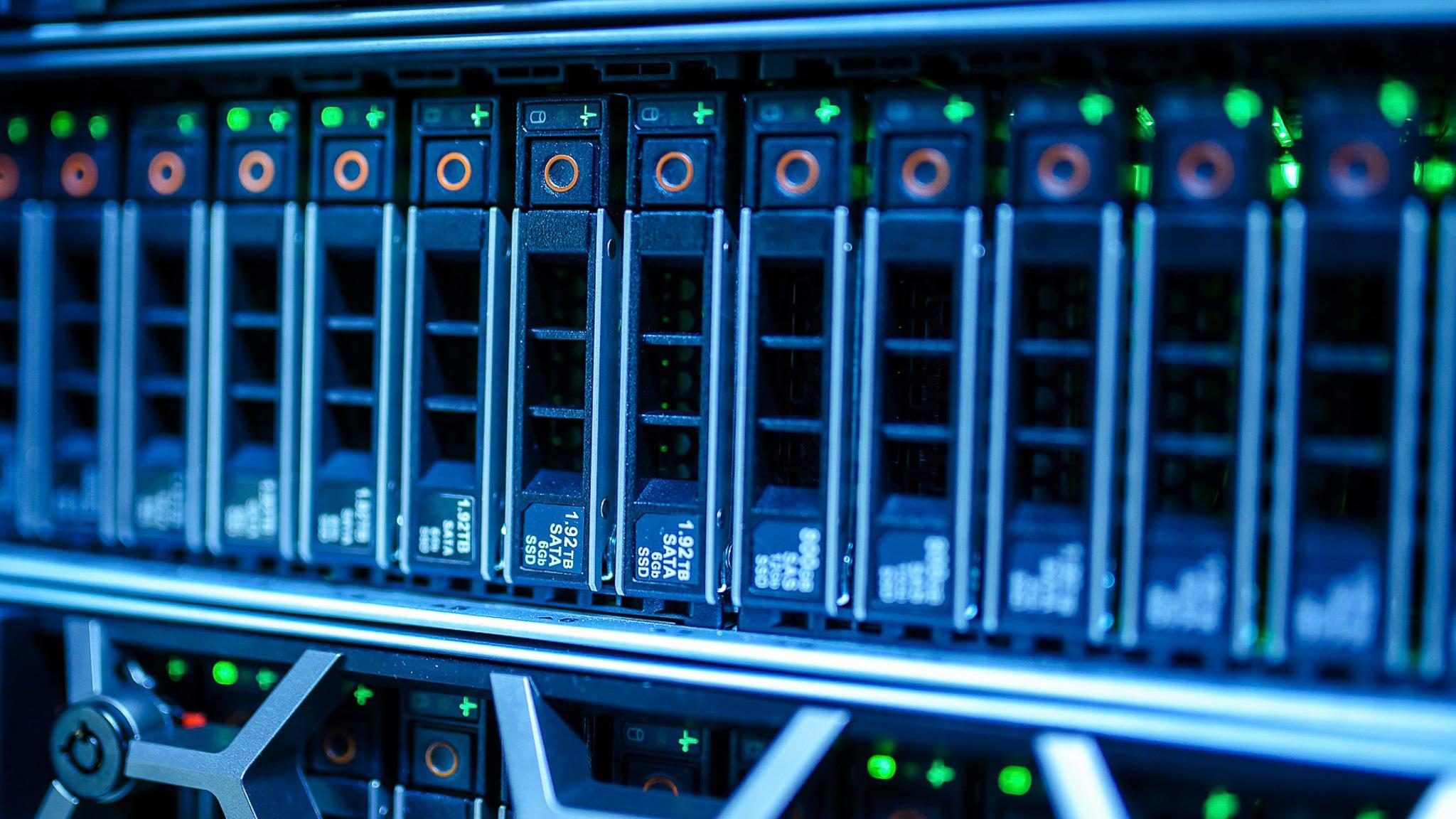 Serverracks & Speichersysteme